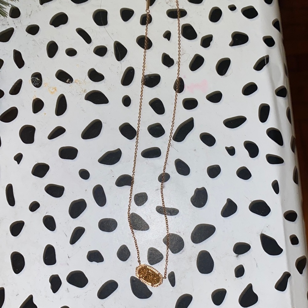Kendra Scott necklace